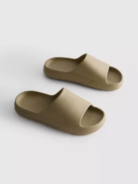 Chinelo de sola grossa