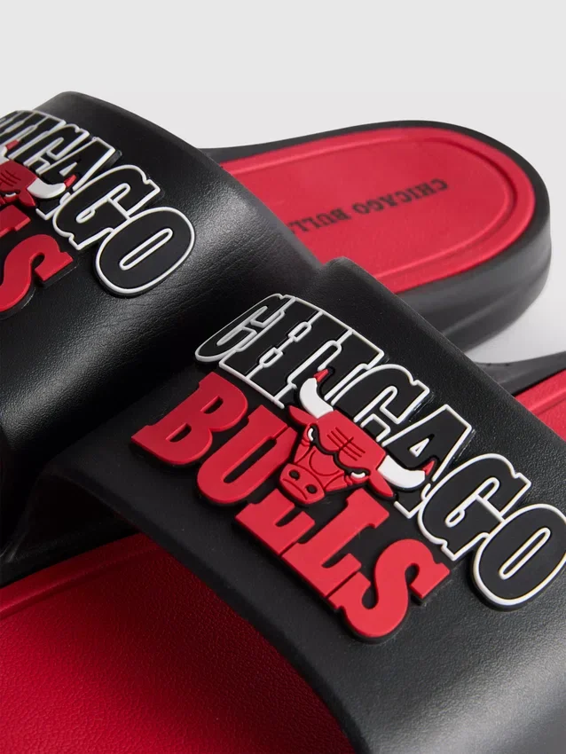 Chinelos de piscina dos Chicago Bulls da NBA