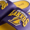 Chinelos de piscina dos Los Angeles Lakers da NBA