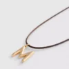 Colar com pendente de inicial