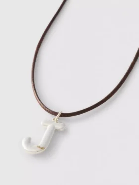 Colar com pendente de inicial