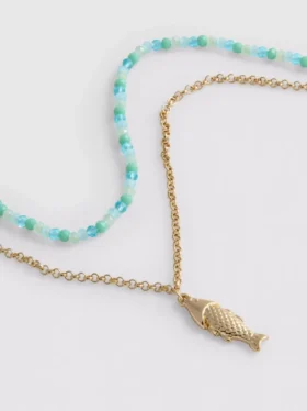 Colar de peixe com contas em camadas