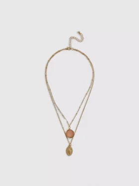Colares boho em camadas da Paula Echevarría