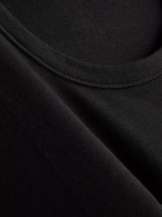 Conjunto de 2 camisas essenciais de manga curta