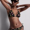 Conjunto de 2 tops de biquíni triangulares estampados