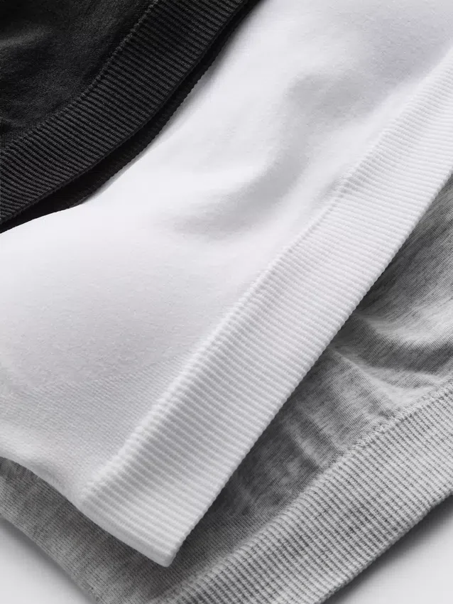 Conjunto de 3 bralettes curtas sem aros