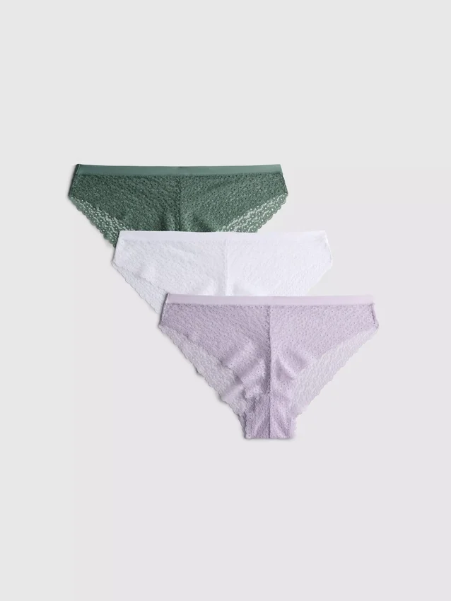 Conjunto de 3 cuecas brasileiras com renda em toda a peça