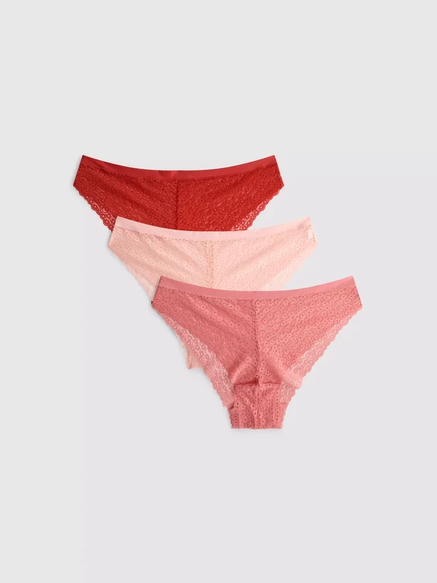 Conjunto de 3 cuecas brasileiras com renda em toda a peça