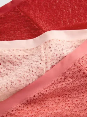 Conjunto de 3 cuecas brasileiras com renda em toda a peça