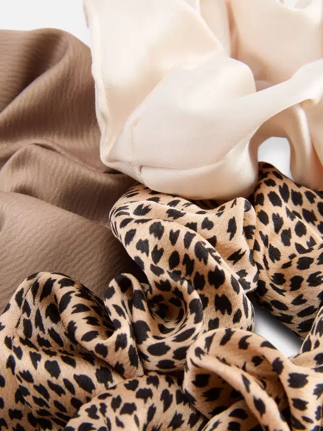 Conjunto de 3 elásticos de cabelo em cetim