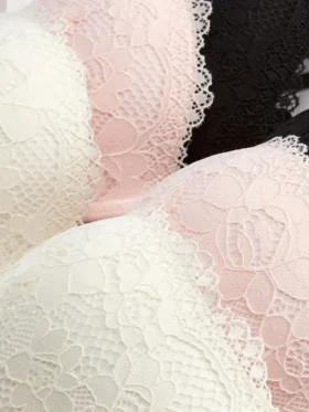 Conjunto de 3 soutiens push-up com renda, almofadados e decote profundo