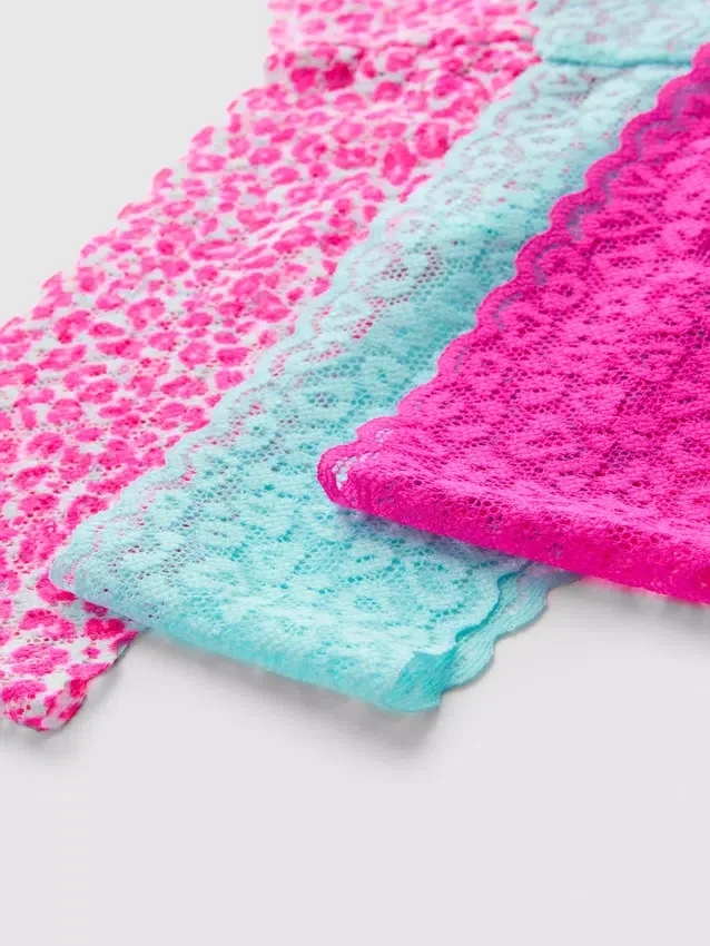Conjunto de 3 tangas de renda