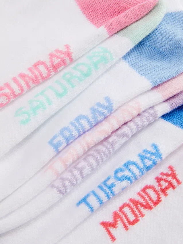 Conjunto de 7 pares de meias curtas com os dias da semana
