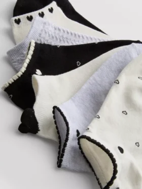 Conjunto de 7 pares de meias curtas de sapatilhas com motivos de corações