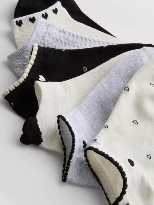 Conjunto de 7 pares de meias curtas de sapatilhas com motivos de corações