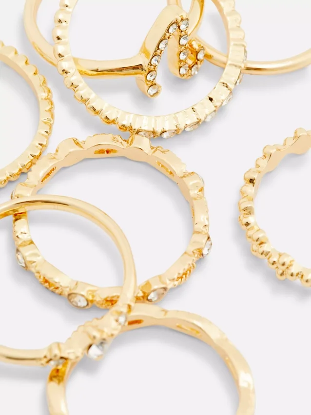 Conjunto de 8 anéis com iniciais em strass