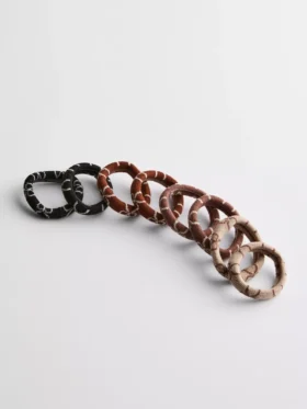 Conjunto de 8 elásticos para o cabelo com estampado de laço
