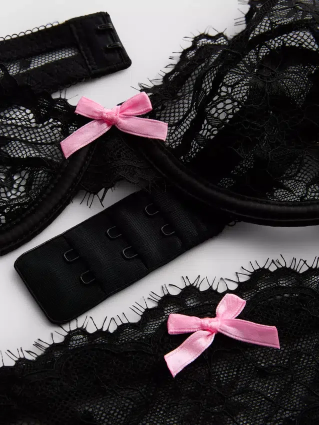 Conjunto de lingerie com aro em renda