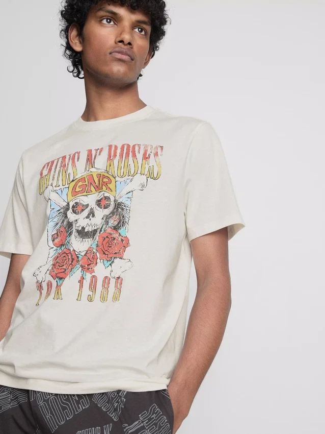 Conjunto de pijama curto Guns N' Roses de calções
