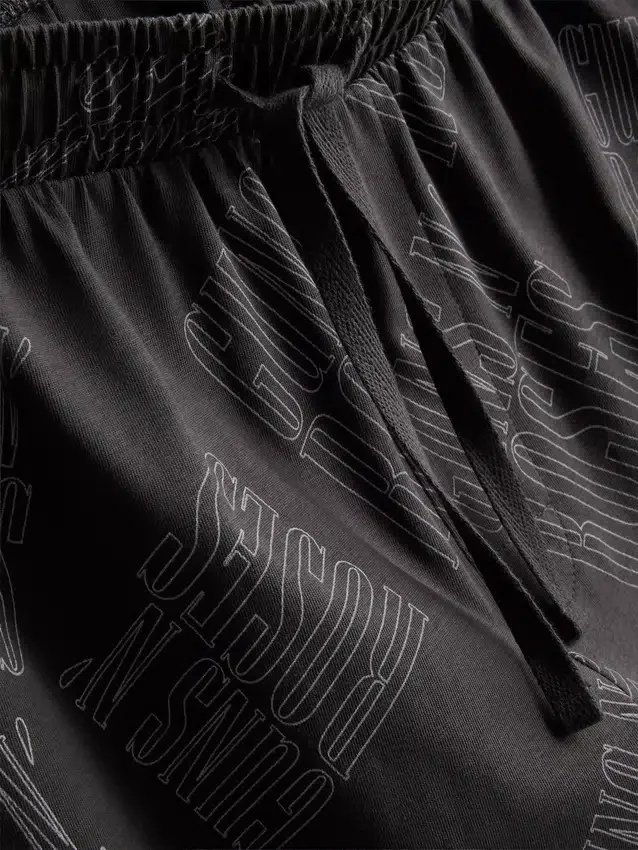 Conjunto de pijama curto Guns N' Roses de calções
