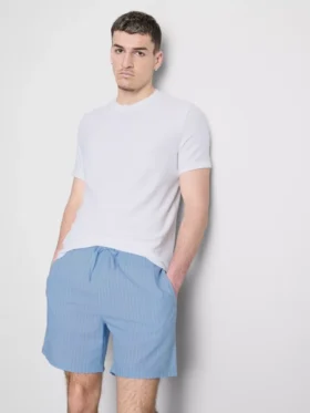 Conjunto de pijama curto às riscas de calções