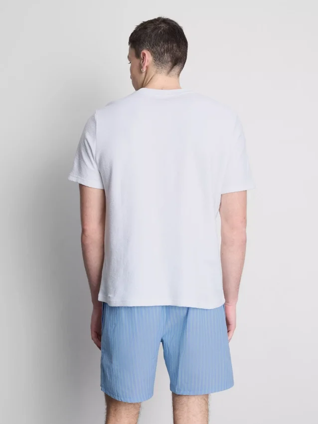 Conjunto de pijama curto às riscas de calções