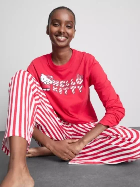 Conjunto de pijama às riscas da Hello Kitty