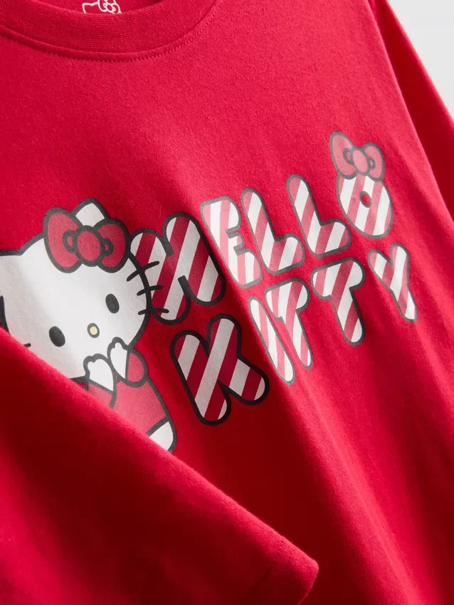 Conjunto de pijama às riscas da Hello Kitty