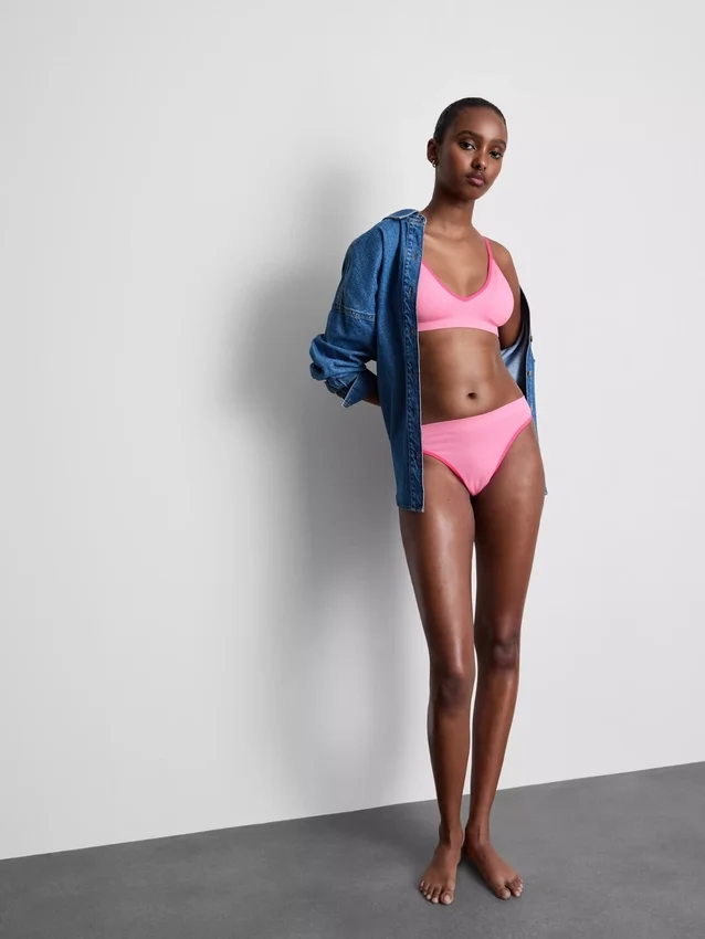 Conjunto de sutiã triangular acolchoado sem costuras e tanga