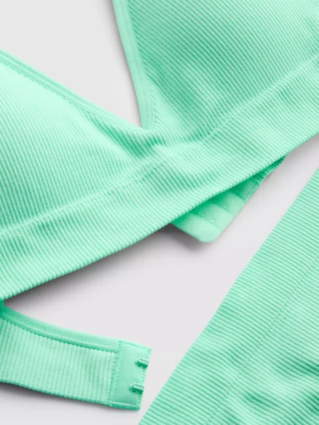Conjunto de sutiã triangular acolchoado sem costuras e tanga