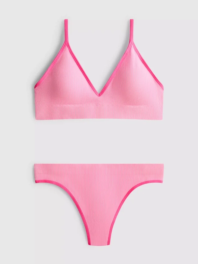 Conjunto de sutiã triangular acolchoado sem costuras e tanga