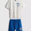 Conjunto de t-shirt e calções