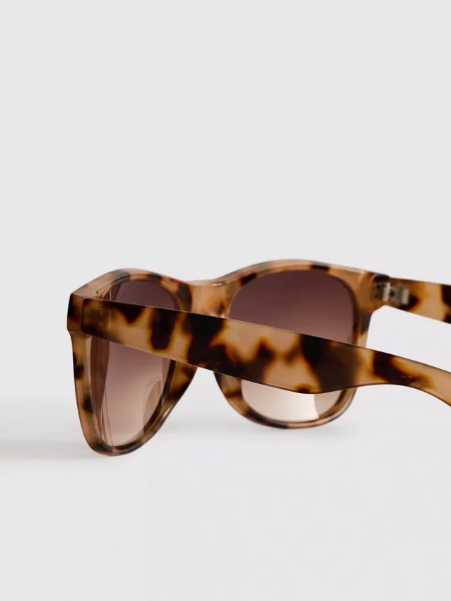 Óculos de sol clássicos estilo Wayfarer