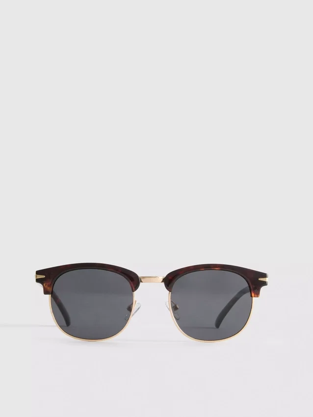 Óculos de sol Clubmaster com lentes coloridas