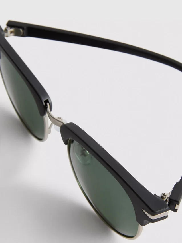 Óculos de sol Clubmaster com lentes coloridas