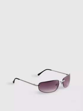 Óculos de sol envolventes com lentes coloridas