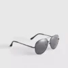 Óculos de sol estilo aviador com lentes coloridas