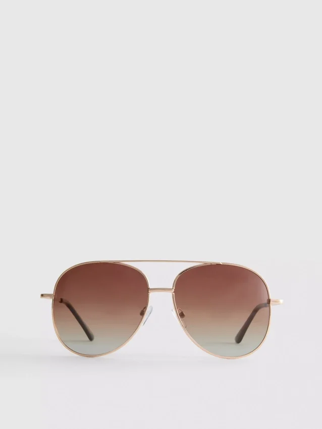 Óculos de sol estilo aviador com lentes coloridas