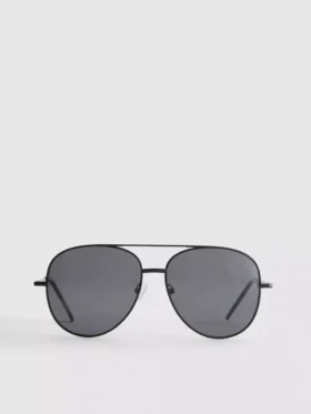 Óculos de sol estilo aviador com lentes coloridas
