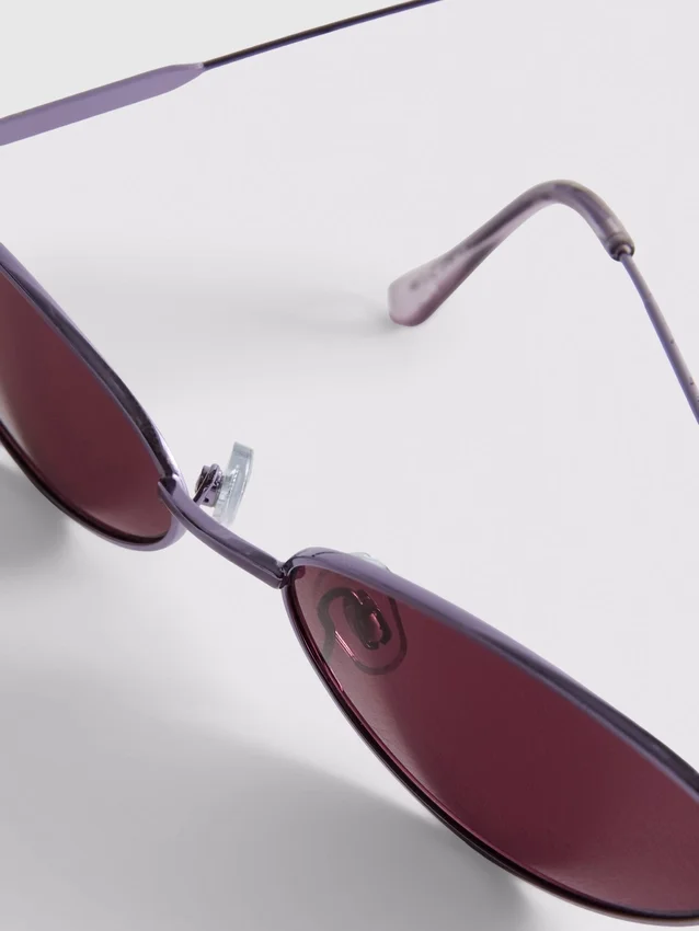 Óculos de sol ovais com lentes coloridas dos anos 90