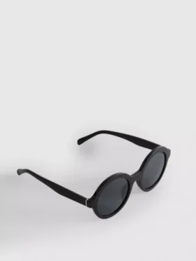 Óculos de sol redondos com lentes coloridas