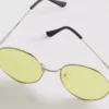 Óculos de sol redondos de metal com lentes coloridas