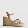 Espadrilhas de cunha com enfeites