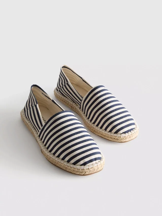 Espadrilhas sem atacadores às riscas