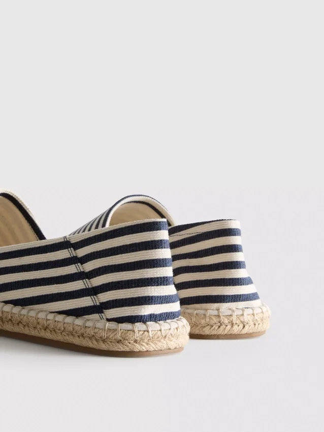 Espadrilhas sem atacadores às riscas