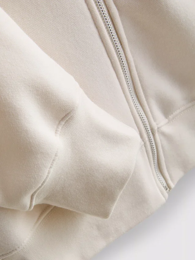 Hoodie essencial com fecho de correr