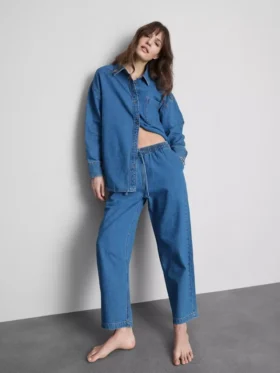 Jeans de algodão com corte afunilado