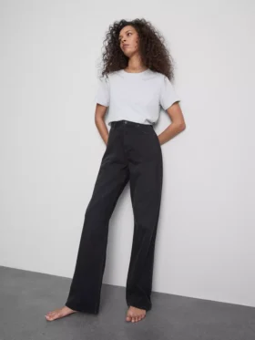 Jeans de cintura alta e perna reta