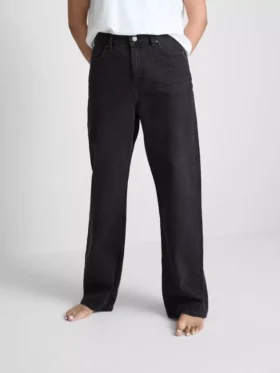 Jeans de cintura alta e perna reta