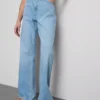 Jeans de cintura alta e perna reta
